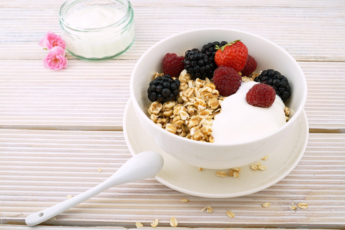 semangkuk greek yogurt 