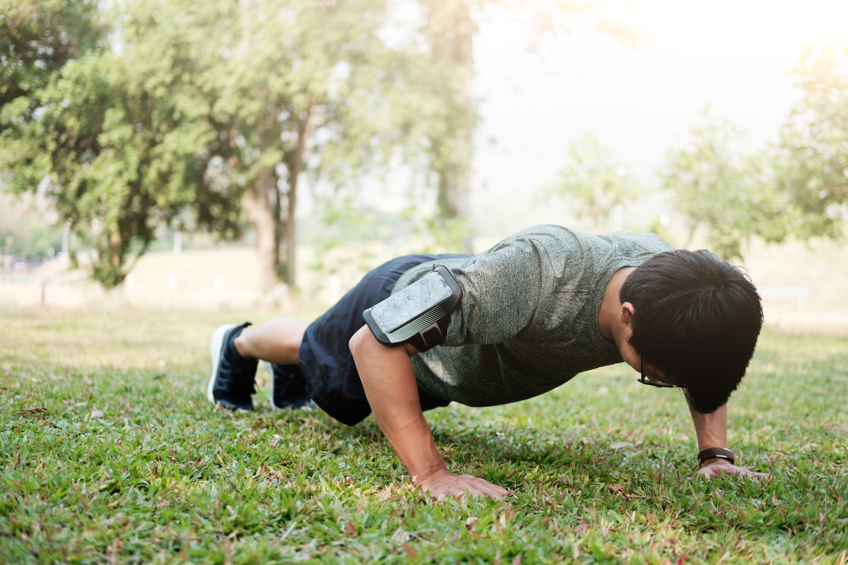 orang yang sedang push up